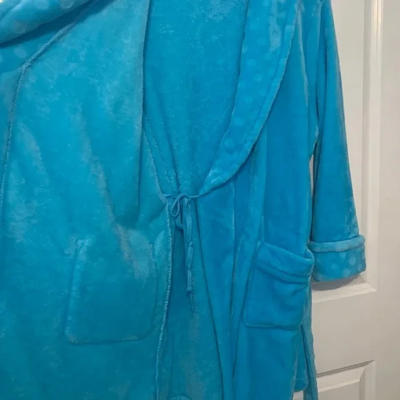 Turquoise Blue Plush Bath Robe - Picture 10 of 13